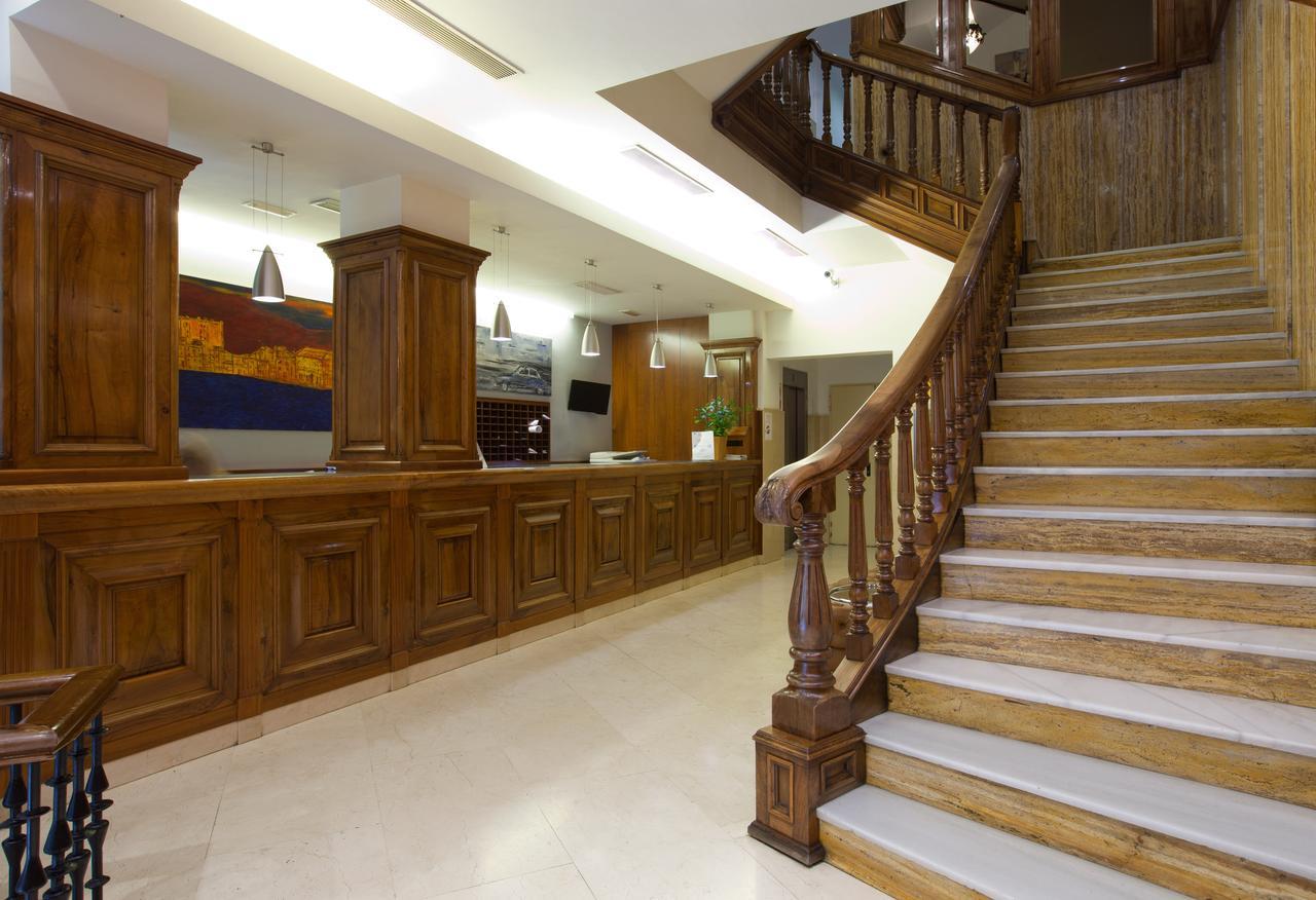 Don Curro Hotel