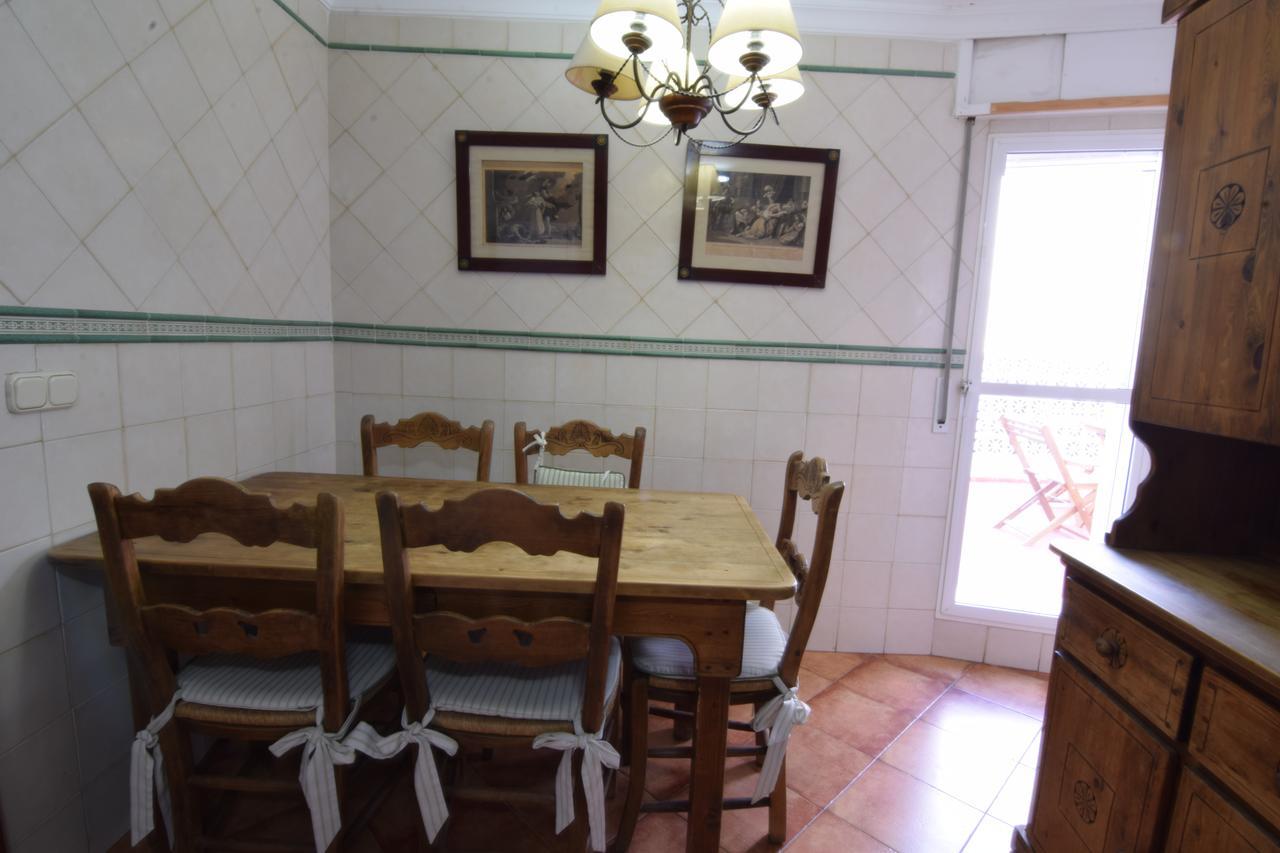 Letmalaga Economy Comedias