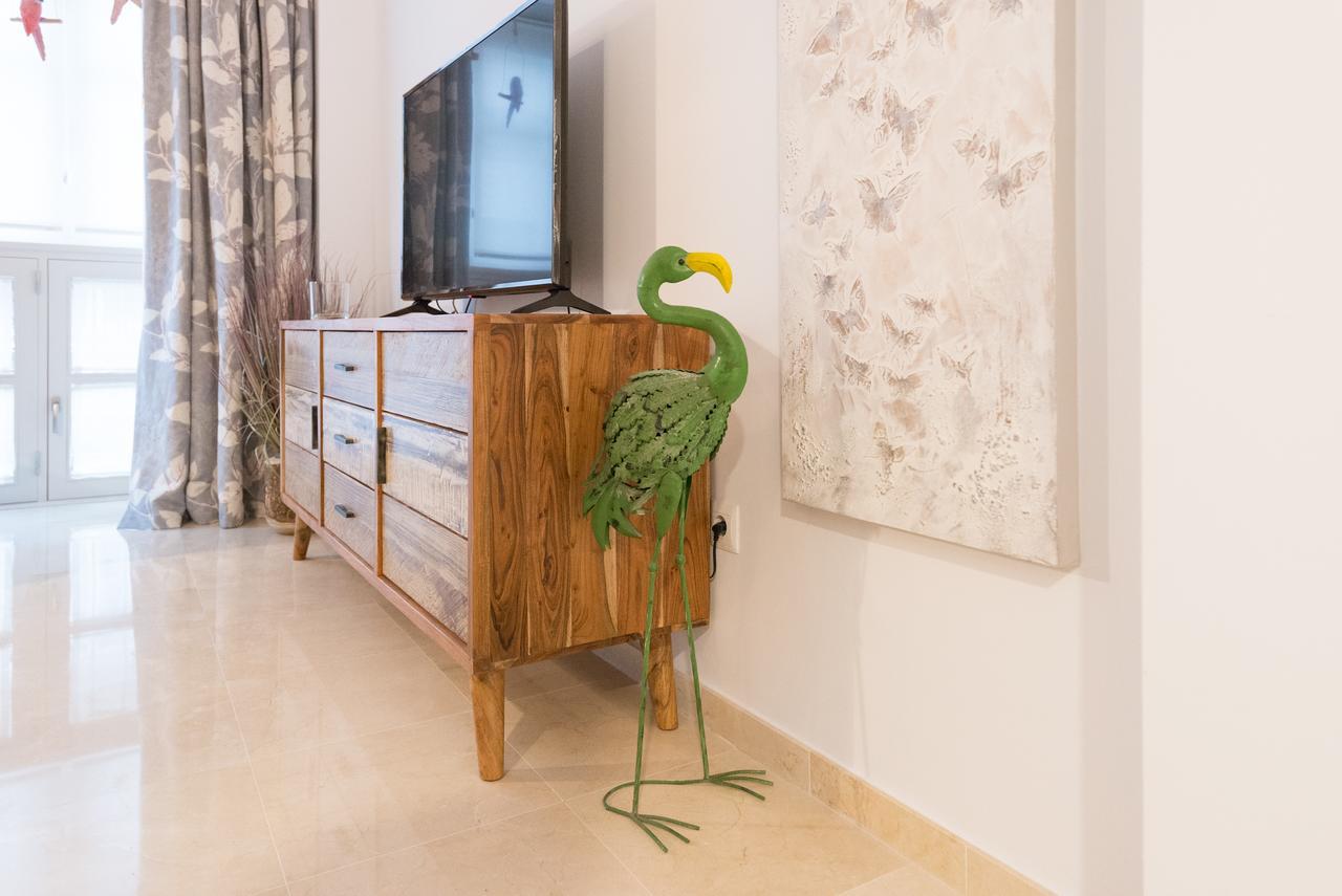Del Parque Flats Alamos Parrot Apartment *