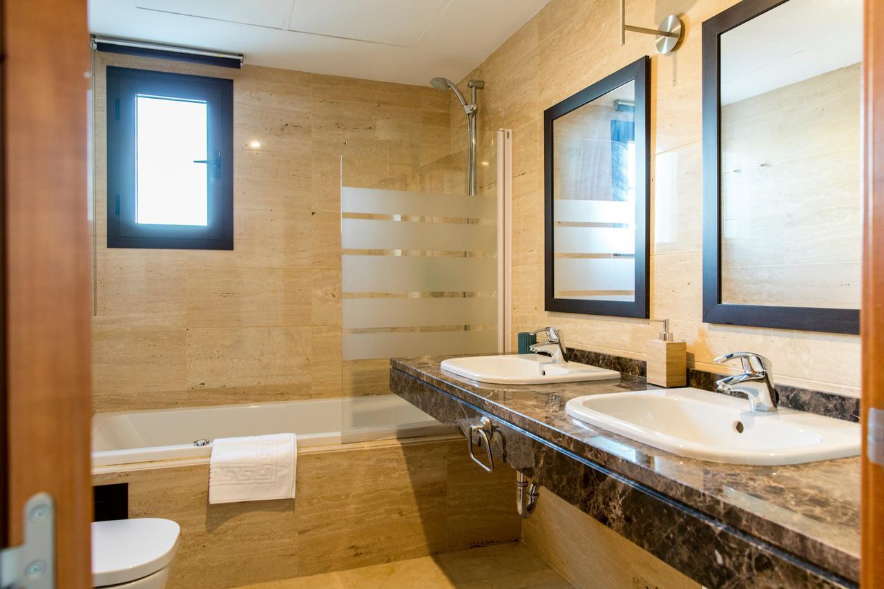 Larios Suites Apartment