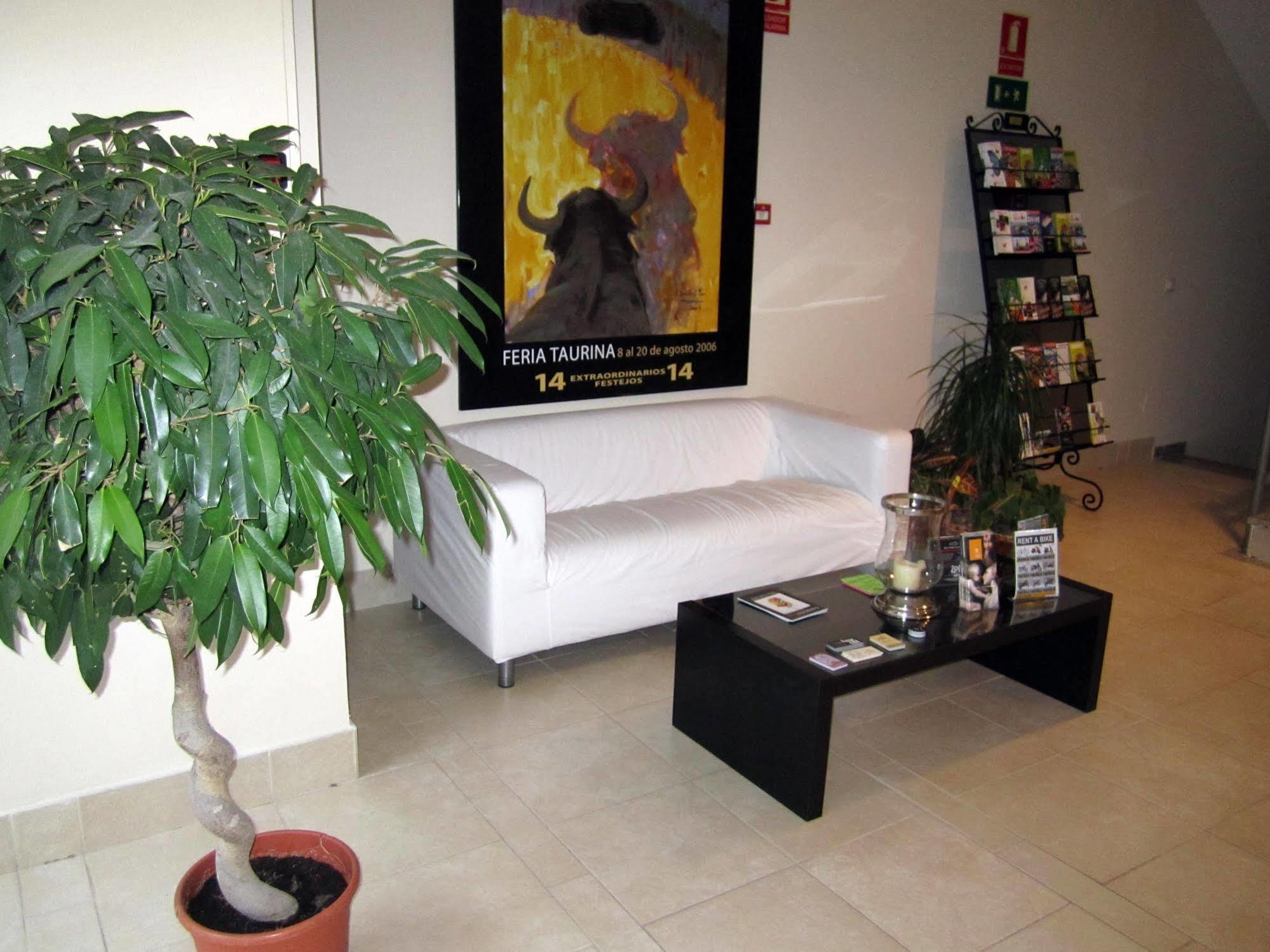 Eliseos Hotel