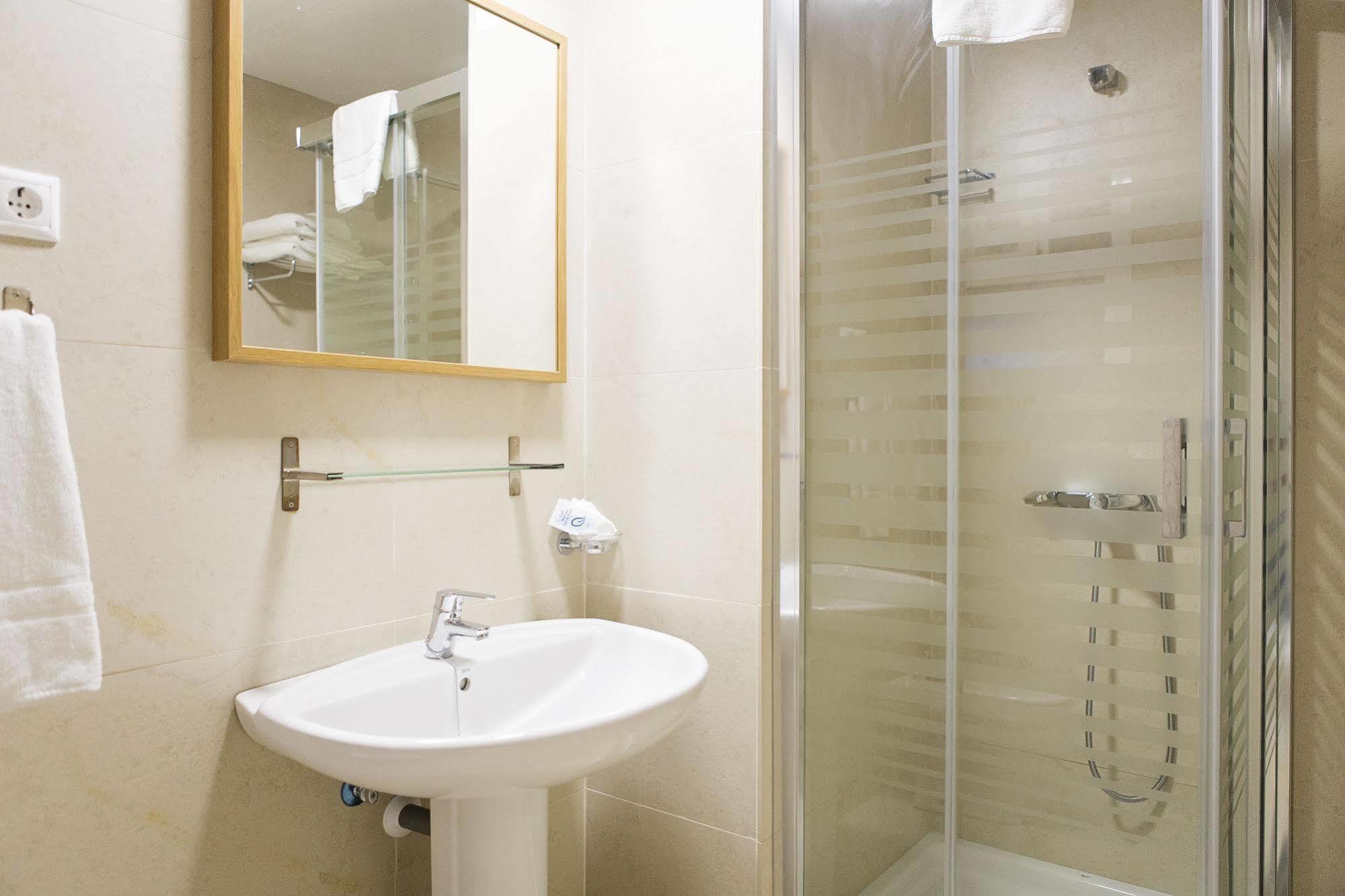 Eliseos Hotel