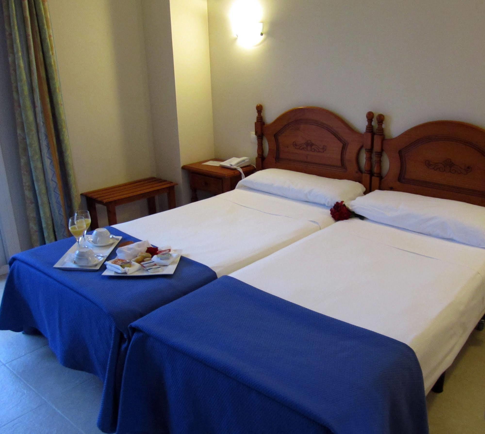Eliseos Hotel
