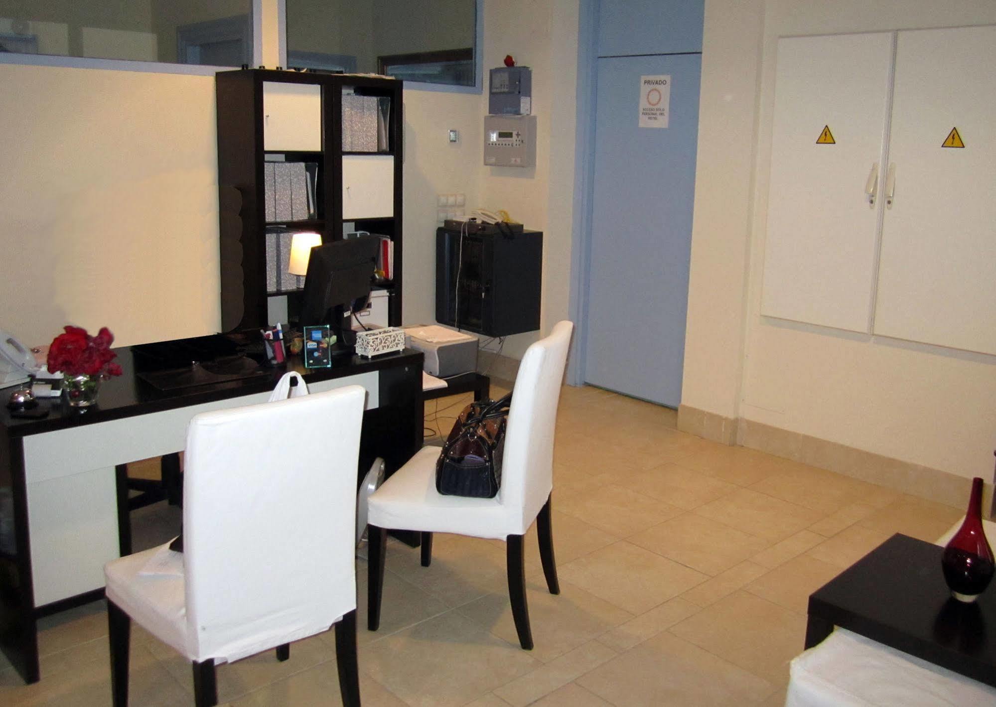 Eliseos Hotel 3*