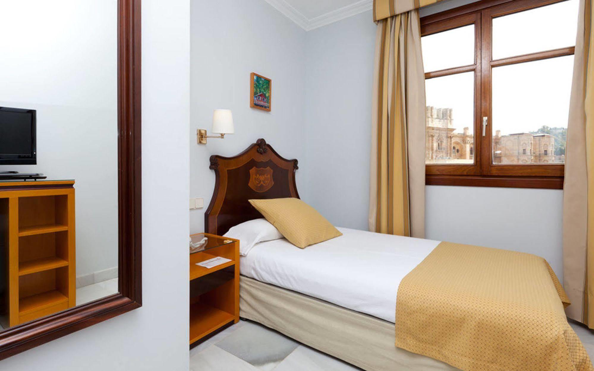 Hotel Don Curro