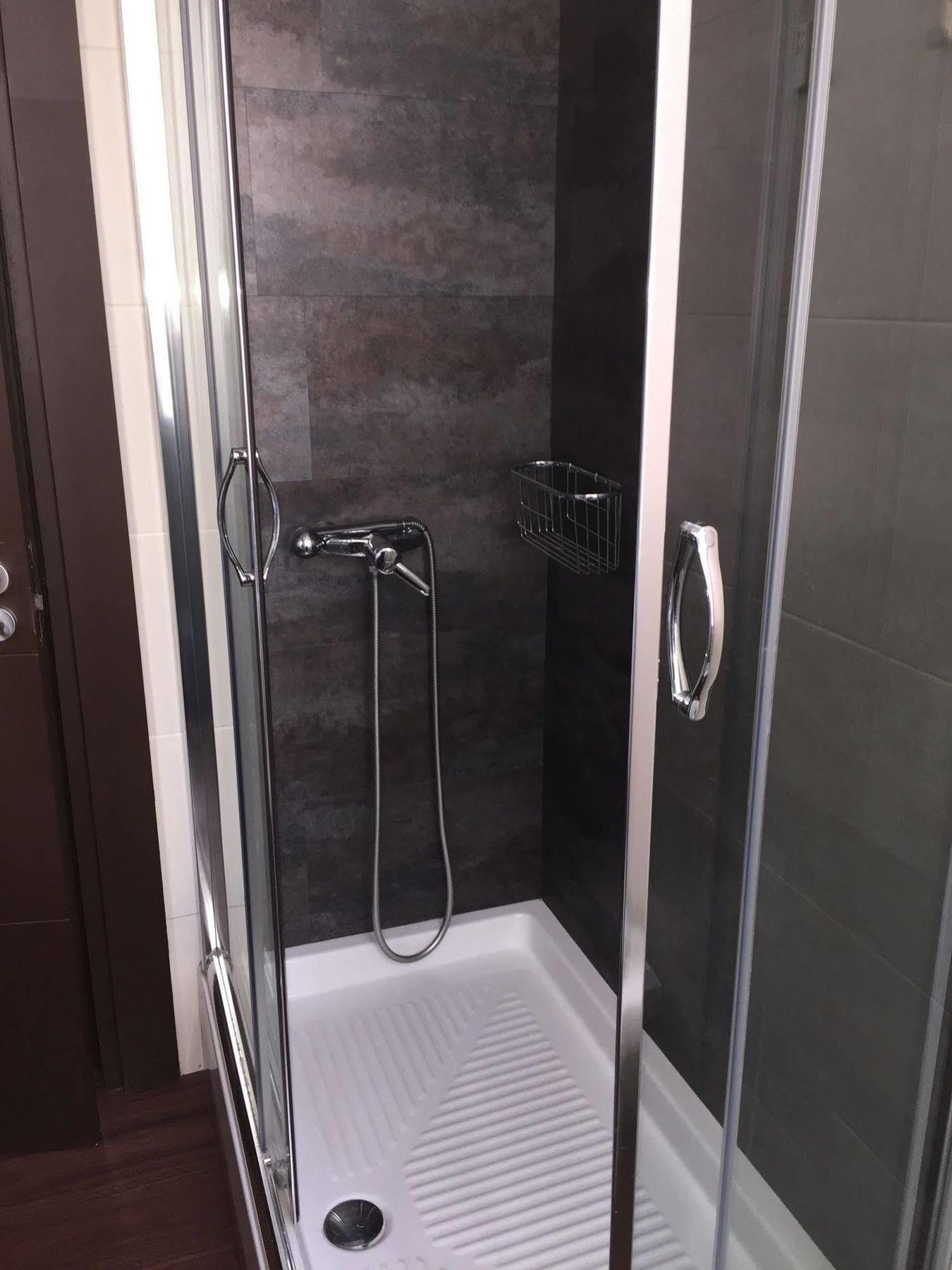 Larios Guest house *
