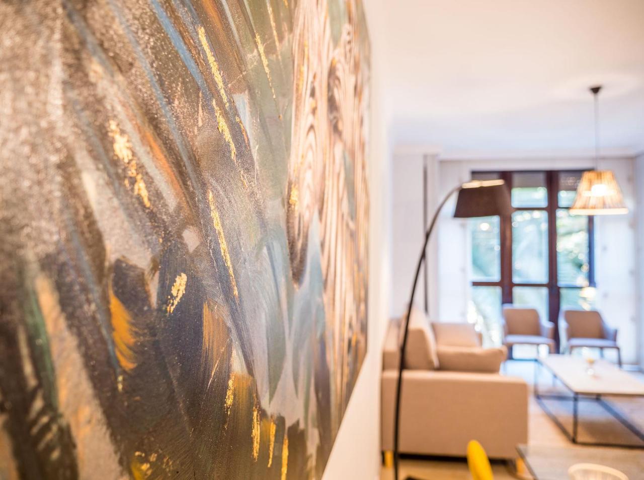 Apartment Center Experience - Premium *