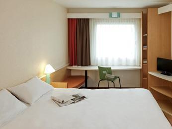 Ibis Budget Aeropuerto Avenida De Velazquez Hotel