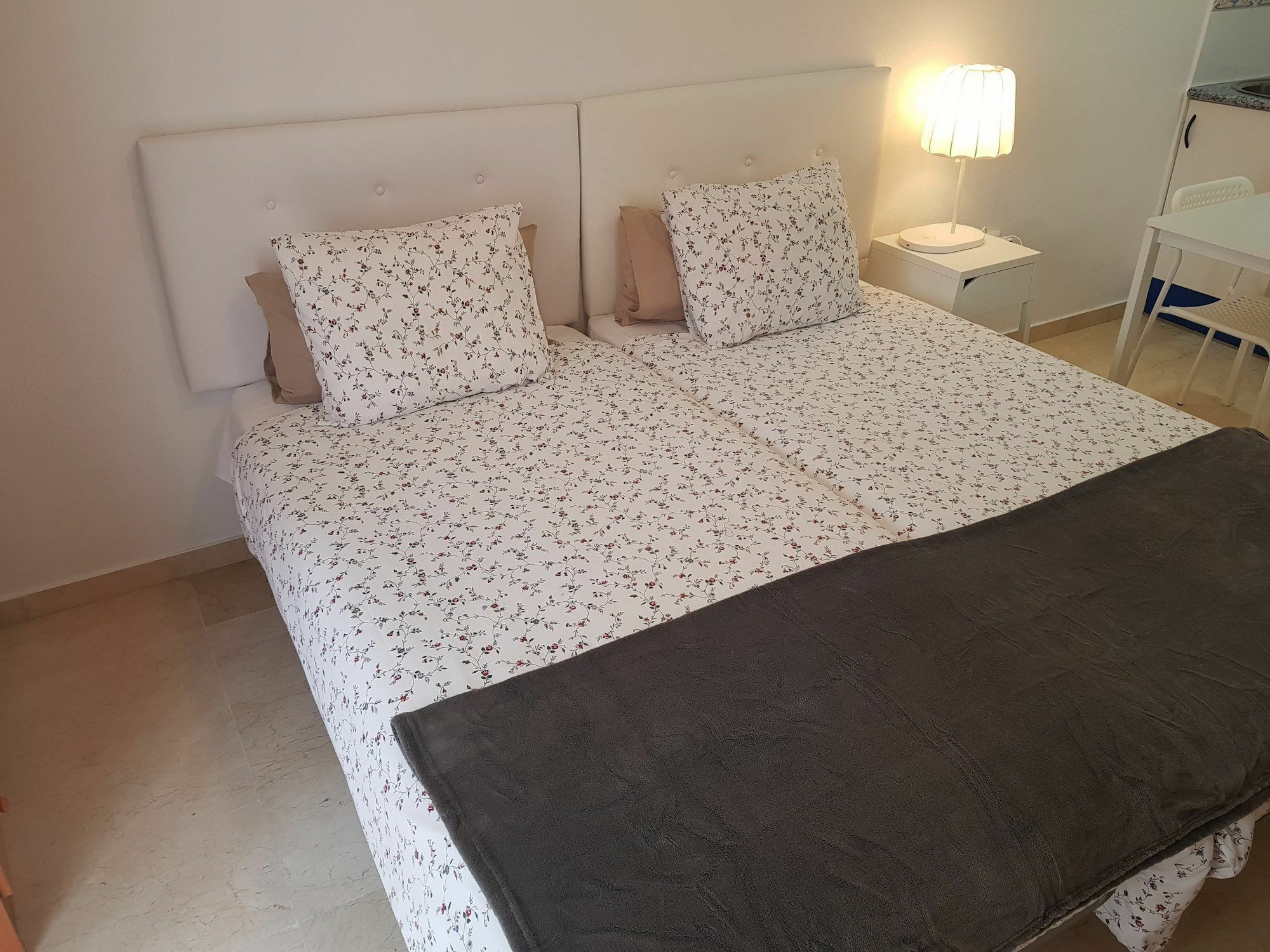 Apartment Fan Flat Mariscal