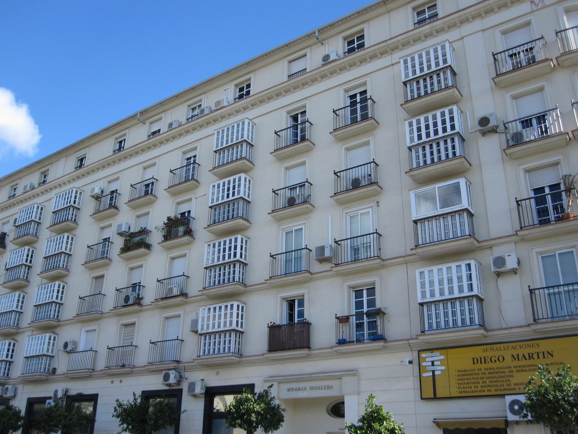 Fan Flat Mariscal Apartment