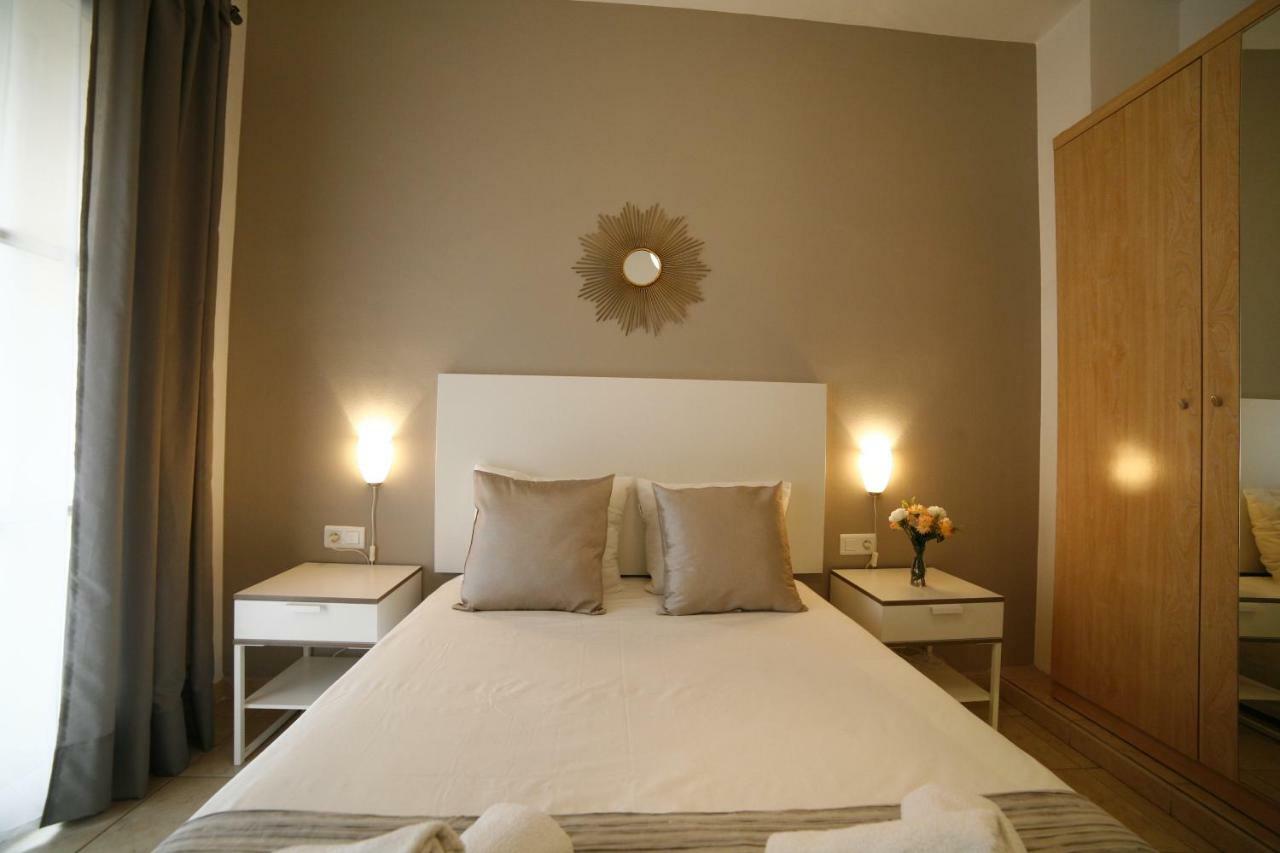 Victoria De Alba House *