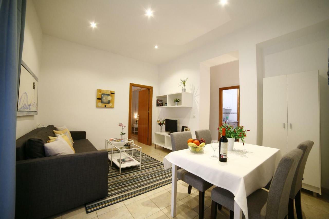 Victoria De Alba House