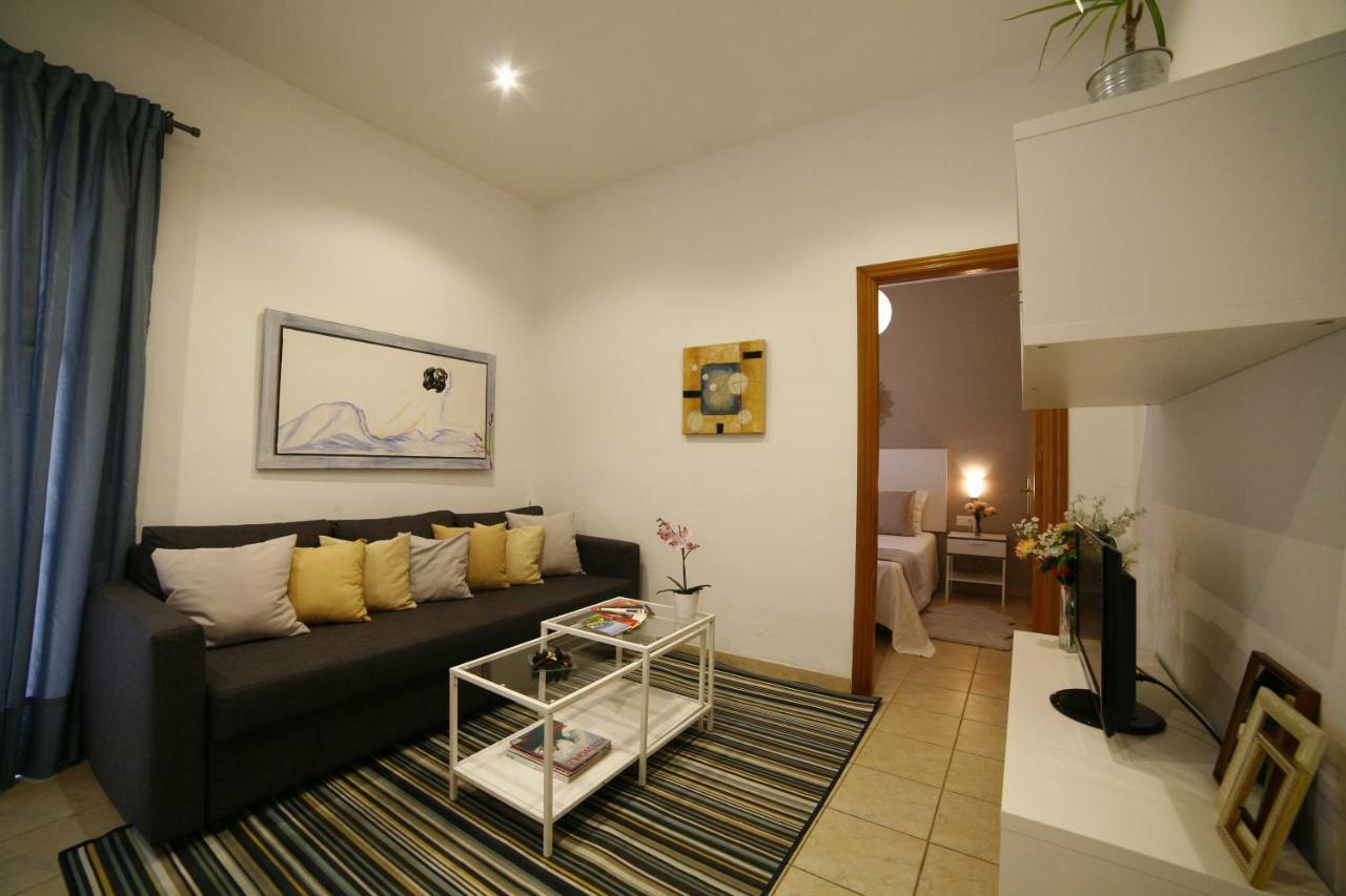 Victoria De Alba House *