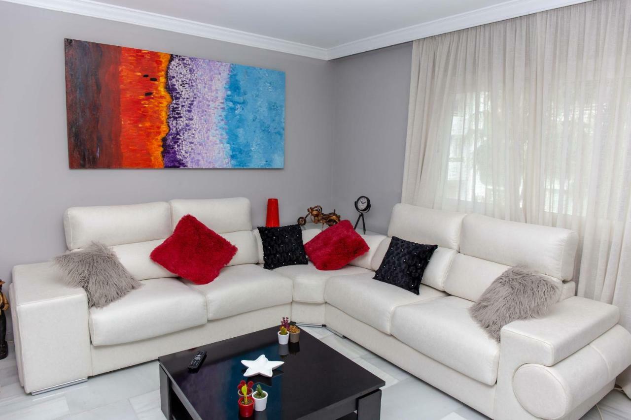 Apartamento Venecia, De Lujo En 1º Línea De Playa + Parking Málaga