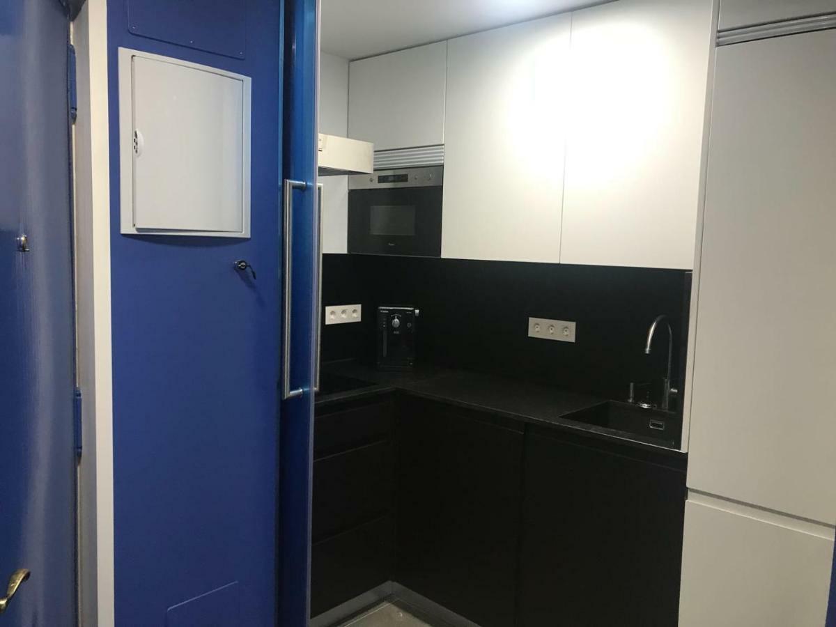 Exclusive Skyline Apartment