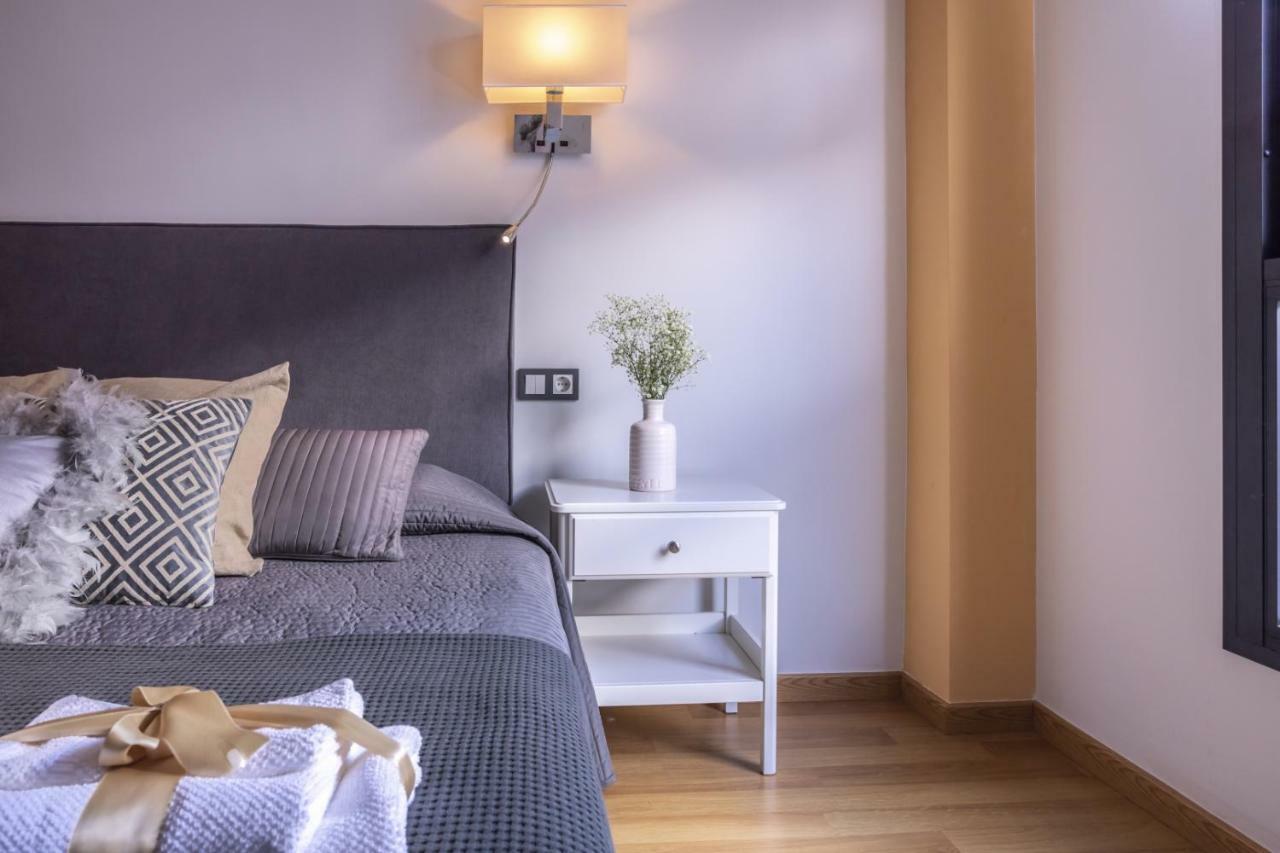 -malagasunapts- Citycentre Rooftop Pool Appartement *