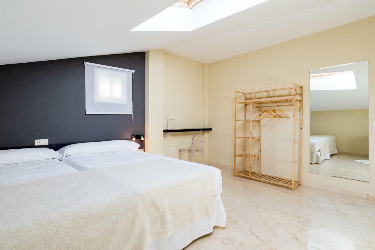 Gr3-renovated Apt Next To Old Town With Cozy Terrace
