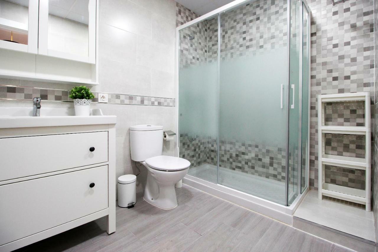 Palacios 6, Nuevo, Playa, Barrio Tranquilo, Todos Servicios, Pa Malaga