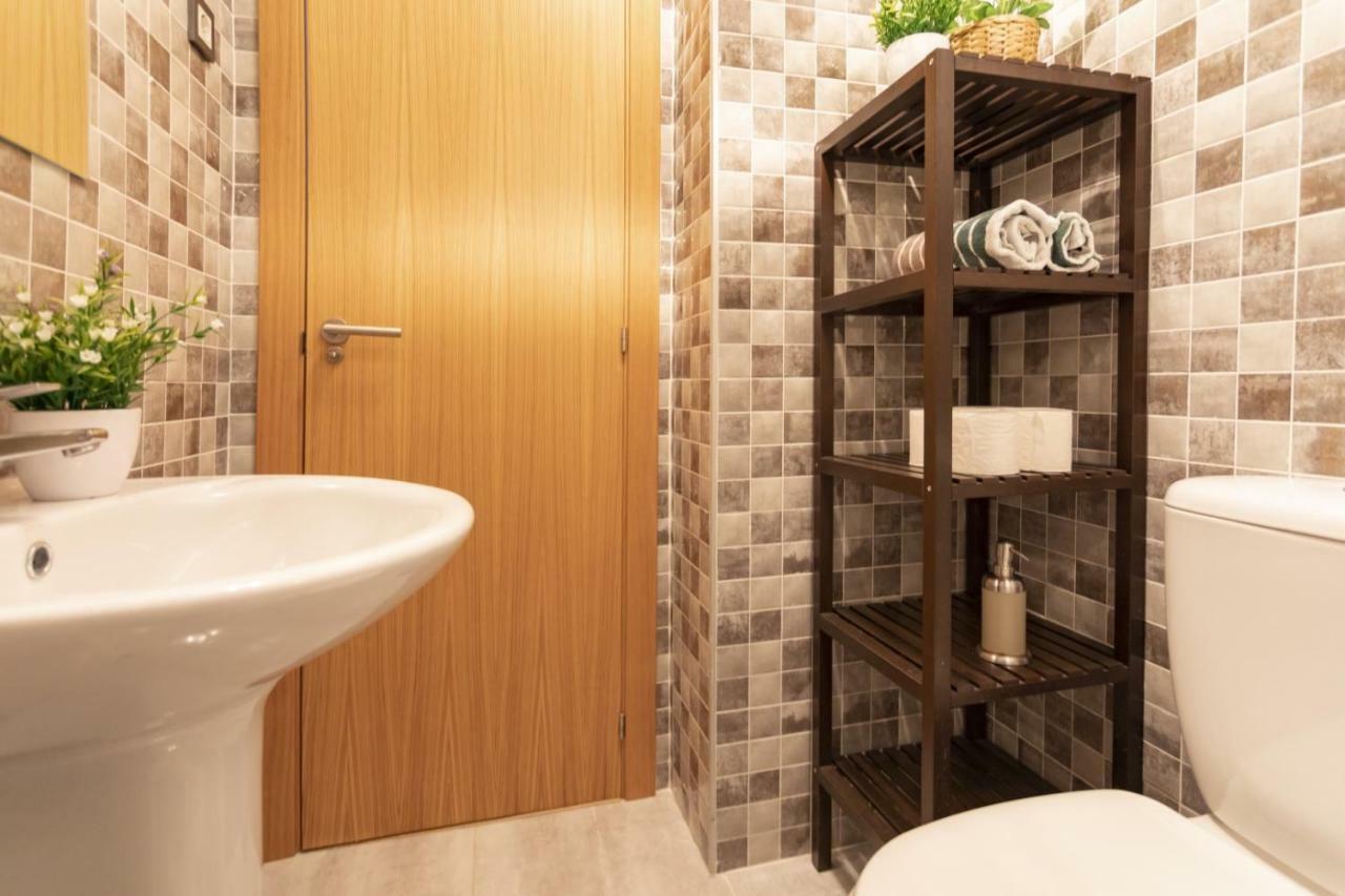-malagasunapts- Citycentre Rooftop Pool Appartement *