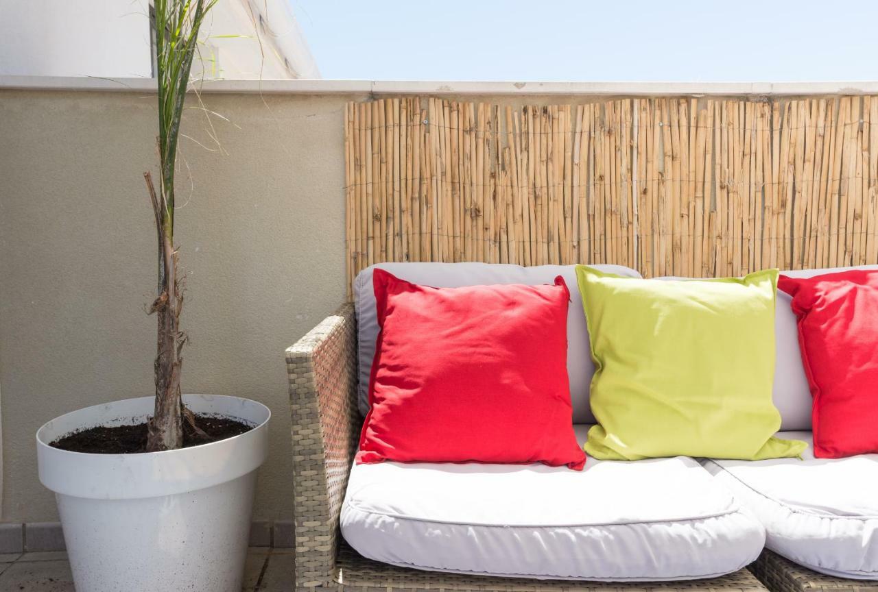 Ma2b-bright With Rooftops With Palms Near Old Town * Malaga