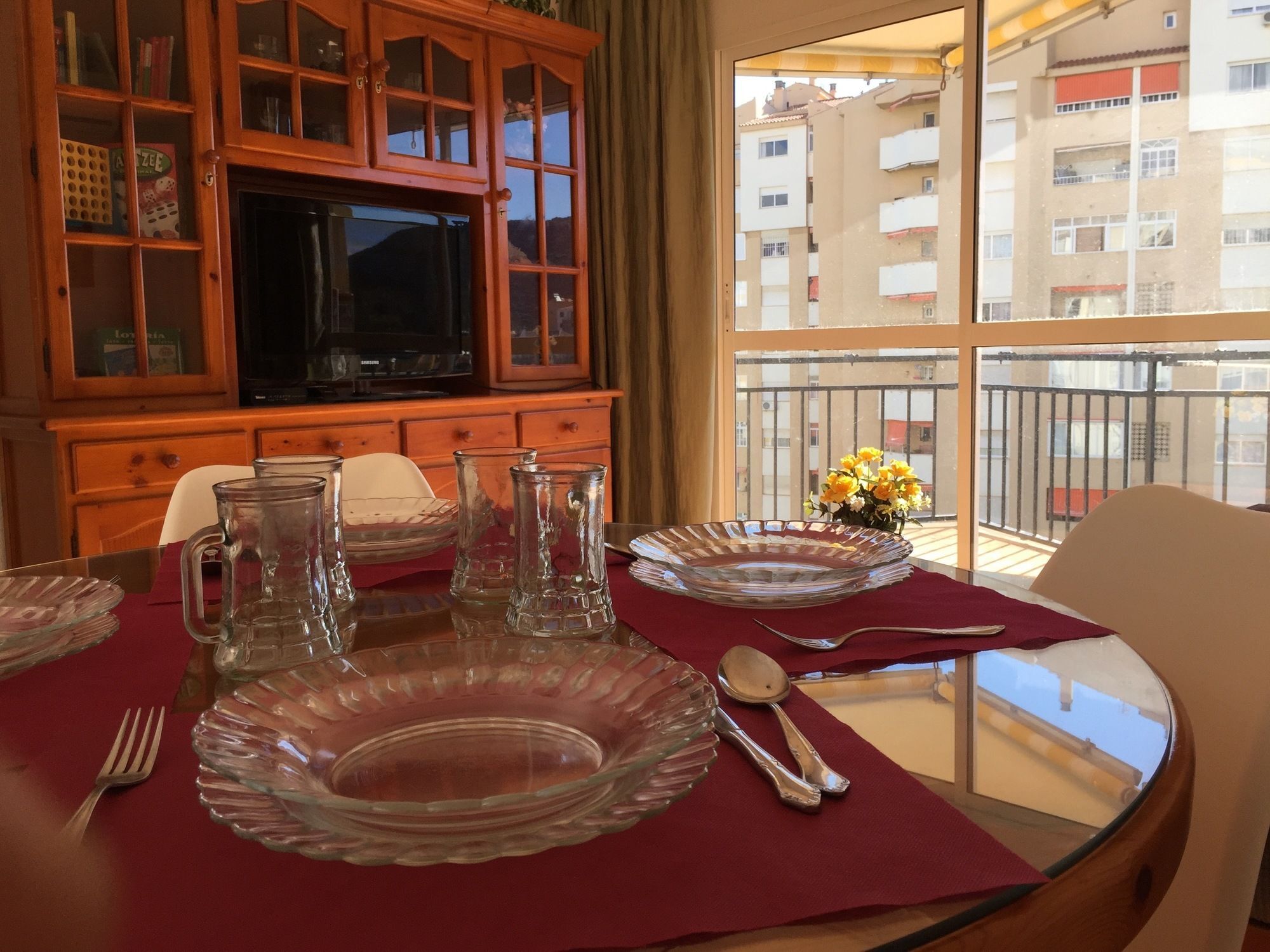 Sunny 2 Bedrooms Apartment *