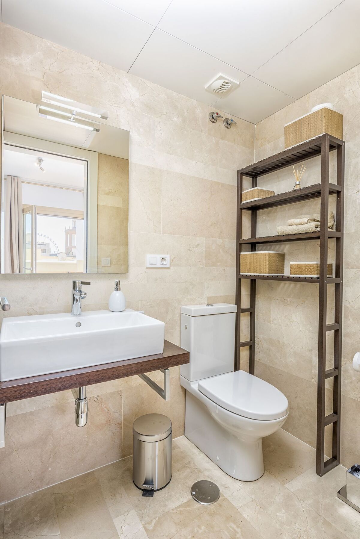 Luma Apartment