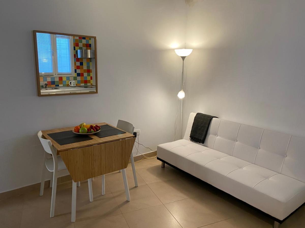 Alvarez 7 * Malaga