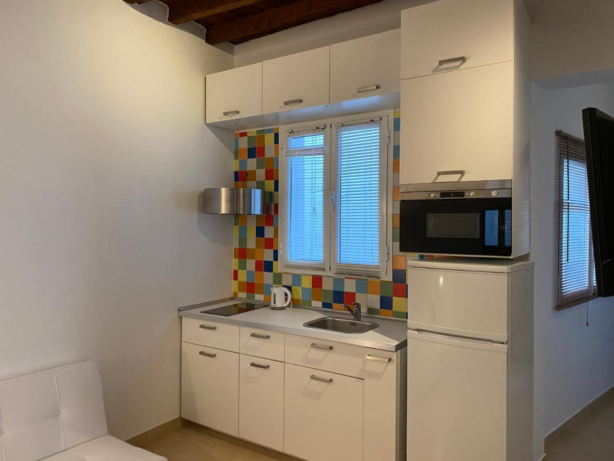 Alvarez 7 * Malaga