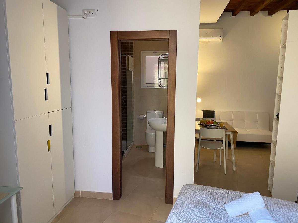 Alvarez 7 Apartment