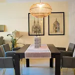 Homely Malaga Malagueta Junto Al Mar, Parking Privado Bajo Suplemento