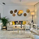 Homely Malaga Larios