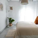 Homely Malaga Larios