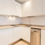 Urbe10 Premium Atarazanas 4 Bedrooms Apartment