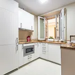 Boutique Mitjana Apartment