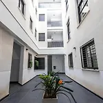 Cozy Apartment w/ private parking - Malaga Center