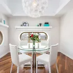 Felix Saenz Suites