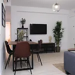 Cute Central Apartment