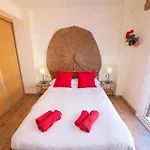 City Center Next To The Beach 2 Bedrooms Apartment