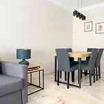 Holidays2Malaga Tomas De Echeverria 150 Mts To Beach & High Speed Wifi & Parking