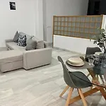 Holidays2Malaga Jinetes Junto Casco Historico & Parking