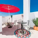 C29 - Trendy Central Apartment With Small Parking And Terrace