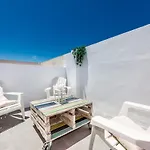 C29 - Trendy Central Apartment With Small Parking And Terrace