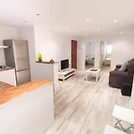 C16 - Modern & Comfortable 4 Beds Apartment
