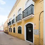 Trinidad Trafalgar, Quiet And Nice Aprtment In The Heart Of The Spanish Culture