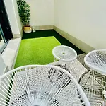 Bonito Apartamento De 2 Habitaciones Con Terraza