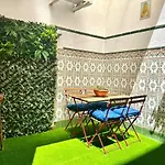 Adela & Private Courtyard By Ele Apartments