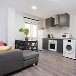 Holidays2Malaga Reyna Manescau Apartments- Zona Huelin & 450 Mts De La Playa