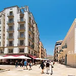 Picasso Center Apartment