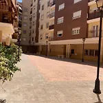 Piso De 3 Dormitorios Cerca De La Playa Y Del Recinto Ferial
