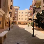 Piso De 3 Dormitorios Cerca De La Playa Y Del Recinto Ferial